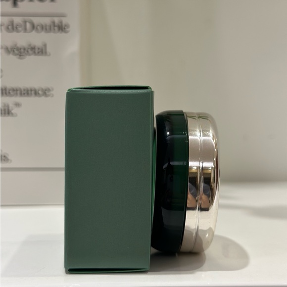 La Mer Lip Balm - Picture 6 of 9